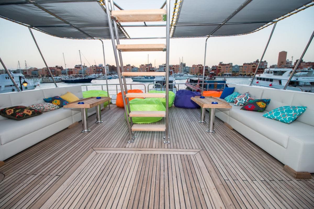 Hammerhead I Dive Deck